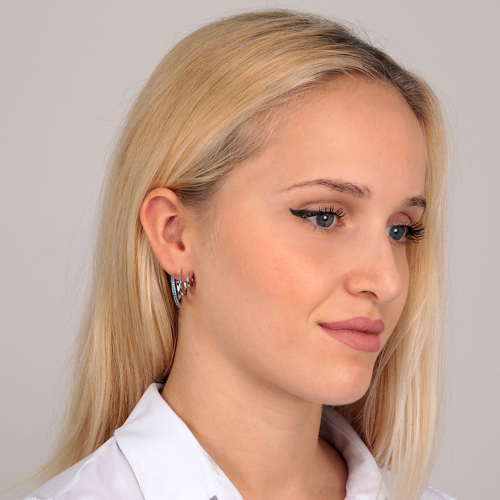 Cercei damă, LA PETITE STORY